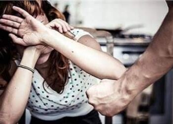 دعوى طلاق للضرر : ضربني عشان قولتله خس