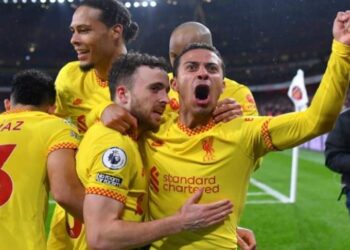 ليفربول يسقط أرسنال ويكثف الضغط على السيتي في بريميرليج