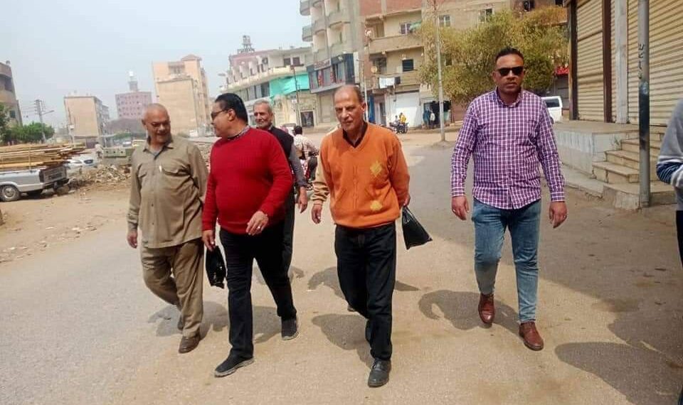 بالصور: تشميع محل شهير بمنوف بعد ضبط بيعه لحبوب