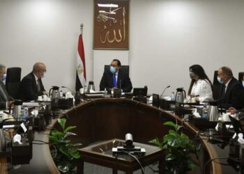 رئيس الوزراء يتابع موقف تنفيذ مشروعات المرافق على مستوى الجمهورية