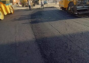 رئيس جهاز تنمية مدينة العاشر من رمضان بالمتابعة اليومية و المستمرة لكافة الأعمال الجارية بالمدينة .