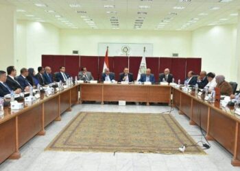 محافظ الشرقية وعدد من وكلاء الوزارات يُشاركون إجتماع مجلس أمناء مدينة العاشر من رمضان ويناقشون اهم قضايا المدينة   