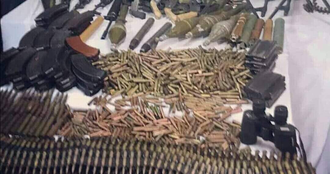 قوات الأمن قامت بمداهمة أمنية مكبرة وضبط 3 عناصر إجرامية بحوزتهم أسلحة نارية بزراعات القصب بقرية أدندان بنصر النوبة 