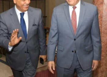 محافظ سوهاج يستقبل النائب والإعلامي “مصطفى بكرى”