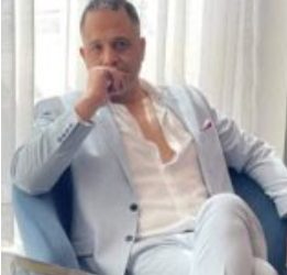 شقيق الراحل مصطفى درويش: “كان صاحى للصبح وفطر معانا..