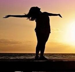 الامل هو القوة التي تدفع الإنسان