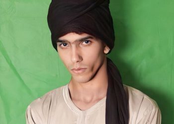 يستعد الفنان كريم عميره لمسرحية “بحر الدم” بعد غياب سنه كامله عن خشبة المسرح