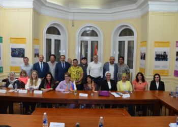 بمشاركة روسية