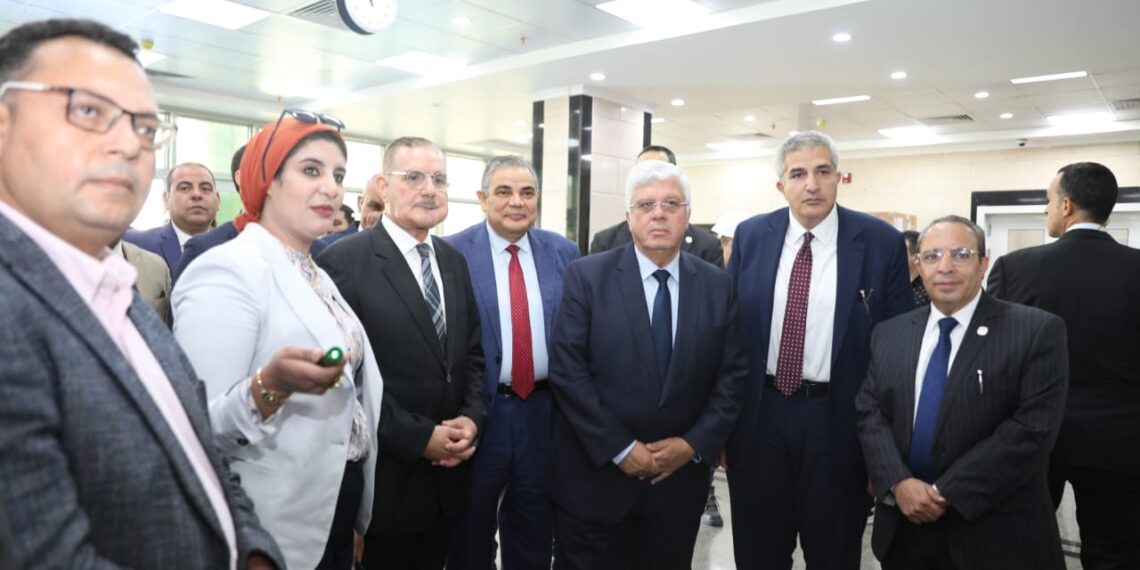 وزير التعليم العالي يتفقد الأعمال التنفيذية