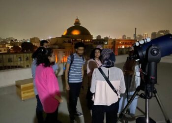 جامعة القاهرة تنظم زيارة طلابية لمرصد فلك كلية العلوم ضمت طلابا من مختلف كليات الجامعة