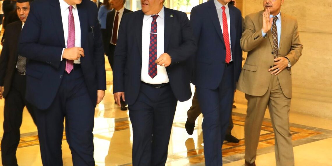 رئيس جامعة الزقازيق يشهد فعاليات ختام المُلتقى السنوي الخامس للمراكز الجامعية للتطوير المهني