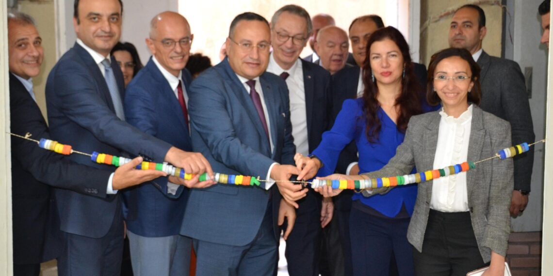 رئيس جامعة الإسكندرية يفتتح معمل التصنيع الرقمي Fab Lab لإعادة استخدام البلاستيك PECA