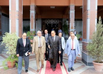 مجلس جامعة الزقازيق يعقدجلسته بحضور محافظ الشرقيه ورئاسه رئيس الجامعه