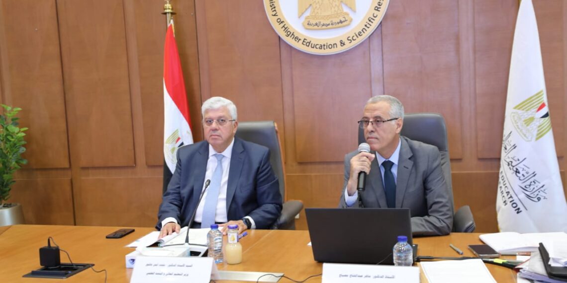 وزير التعليم العالي يرأس اجتماع مجلس الجامعات الأهلية