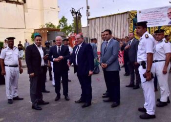 محافظ الأقصر يؤدي صلاة عيد الأضحى بمسجد «أبو الحجاج