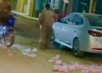 يأس من عمله ف القى به ف الارض