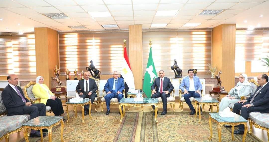 رئيس جامعة الزقازيق يهنئ محافظ الشرقية الجديد بثقة القيادة السياسية