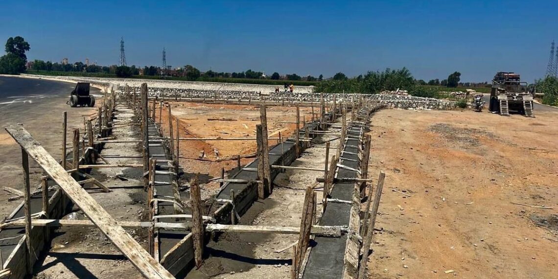 خطوات تسابق الزمن للانتهاء من كورنيش المحلة