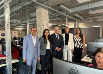 وزير التعليم العالي يشيد بالنظام التعليمي لمدرسة 42 الفرنسية.