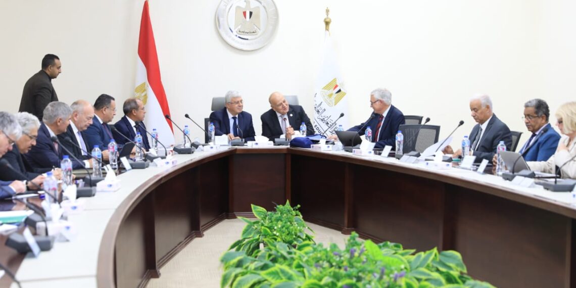 وزير التعليم العالي يستقبل الأمين العام لاتحاد الجامعات العربية ورئيس مجلس إدارة الشبكة العربية الأوروبية لتدريب القيادات الجامعية أرلين ARELEN