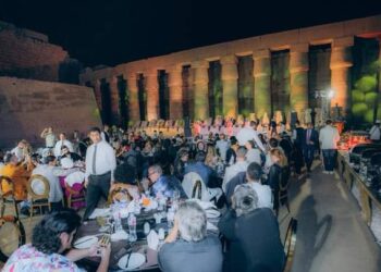 وفد من المشاهير الأمريكان لمعابد الأقصر وأسوان