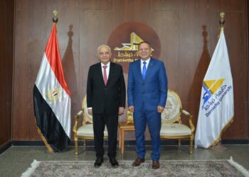 الدكتور حمدان ربيع رئيس جامعة دمياط يستقبل وزير التربية والتعليم السابق لحضور مناقشة رسالة ماجستير