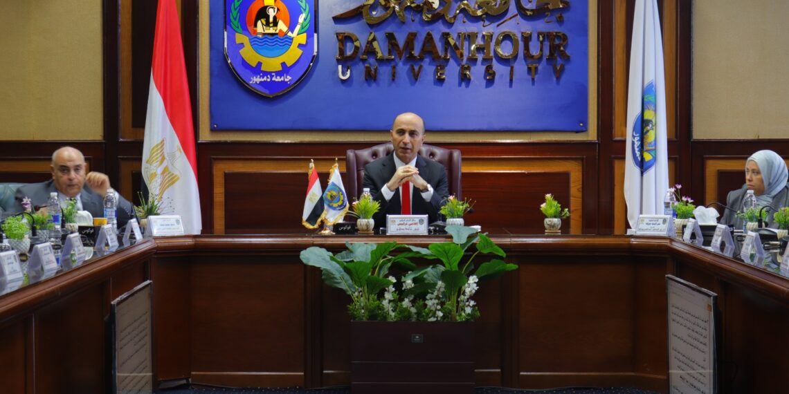 نعقاد مجلس جامعةدمنهور   برئاسة الدكتور .الهامى ترابيس