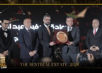 تكريم وزراء الاسكان