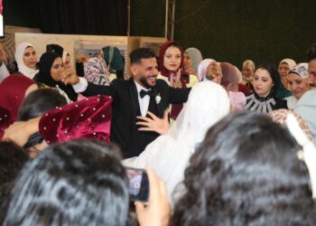 الحاج جمعة الشافعي يقدم أرق التهاني للأستاذ عبد جاد بزفاف شقيق زوجته متمنياً لهما حياة سعيدة